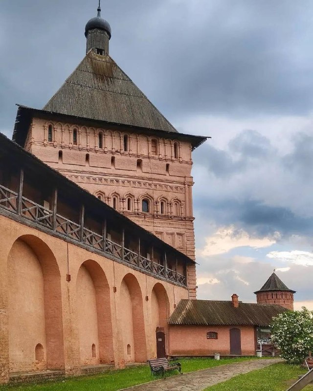 Спасо-Евфимиев монастырь в Суздале — уникальная святыня, известная многовековой историей